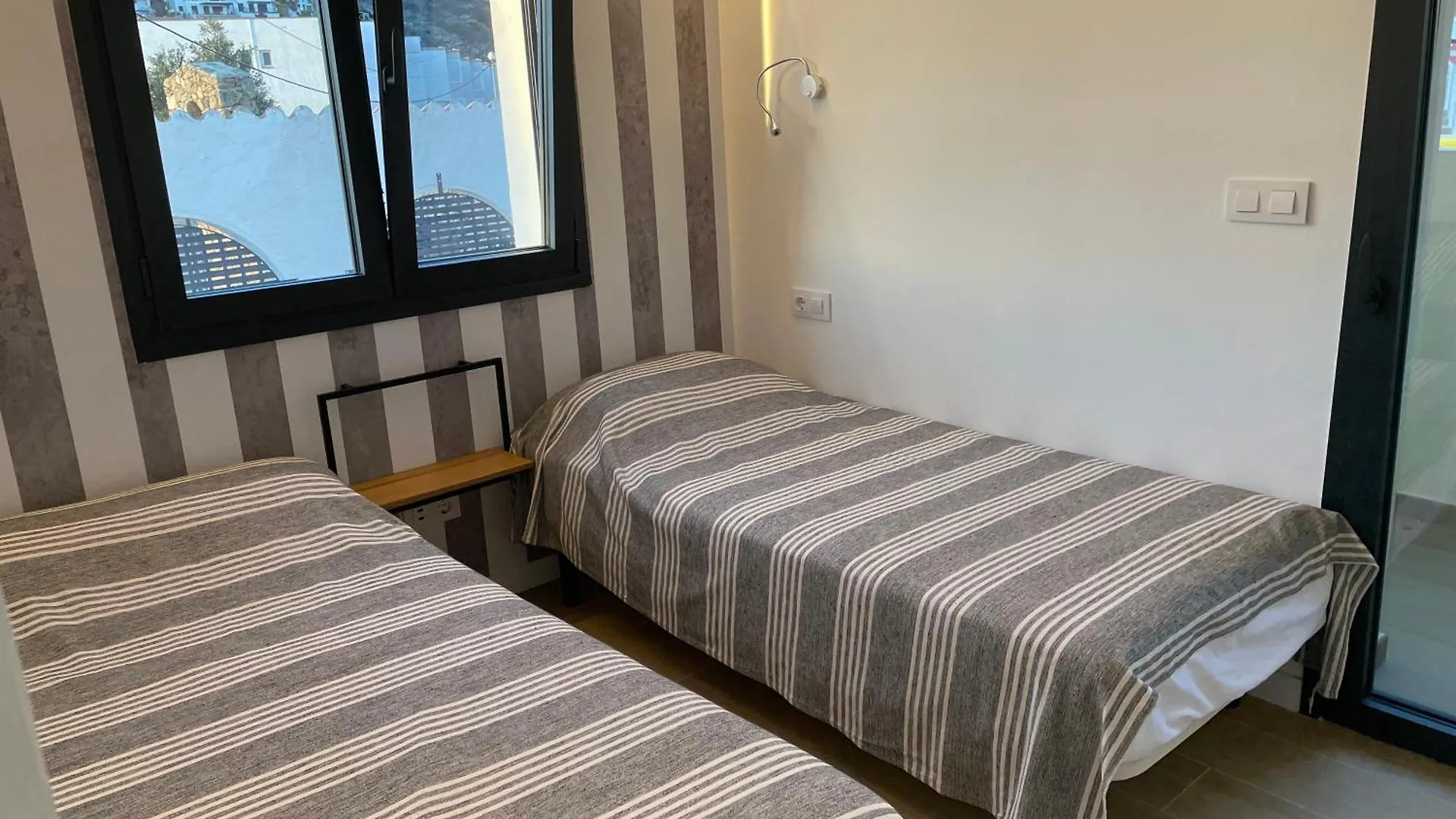 Veuras El Mar - Madrague Beach Apartment 16 Roses 0*,